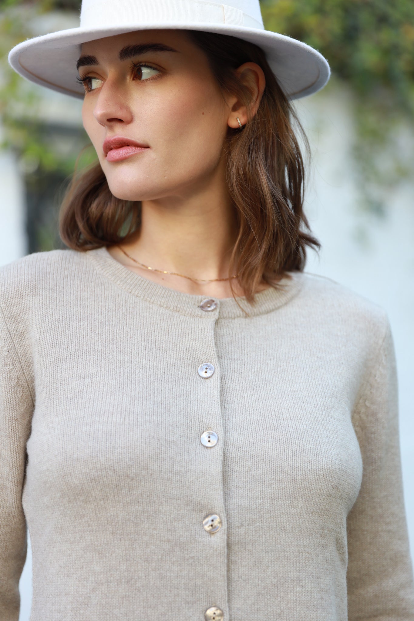 Charlie cardigan with round neck buttons in wool and cashmere Beige