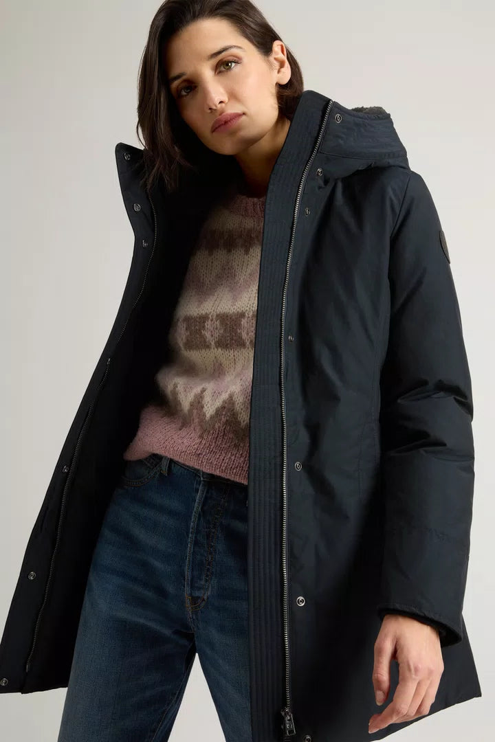 Parka Woolrich Boulder en Ramar avec capuche et col amovible en éco fourrure - Dark Navy-MANTEAU FEMME-Curling-Paris