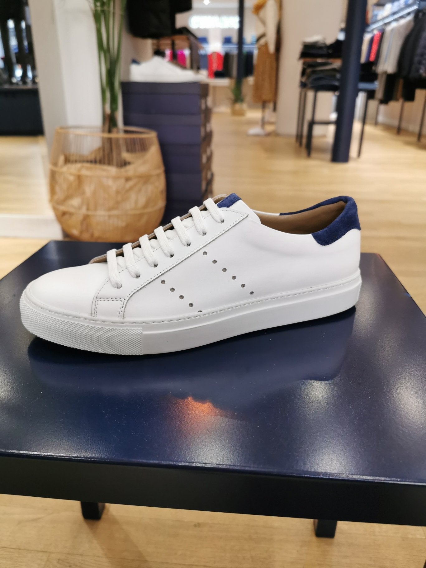 Sneakers Henry en cuir - Blanc-CHAUSSURES HOMME-Curling-Paris