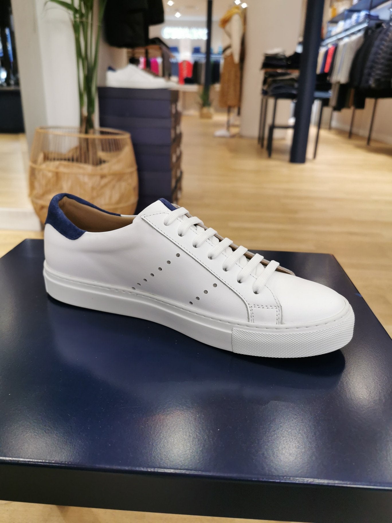 Sneakers Henry en cuir - Blanc-CHAUSSURES HOMME-Curling-Paris